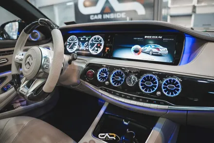송풍구 엠비언트 라이트 튜닝으로 신형 벤츠의 실내처럼 바뀌게 된 W222 S63AMG ! - 대구 카인사이드