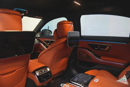 벤츠 S500 (W223) 4D 부메스터 및 액티브 엠비언트 라이트 시공으로 밤운전을 즐겁게 ! - 대구 카인사이드