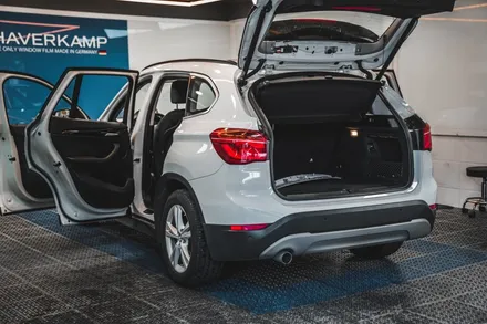 솔라가드 프리미엄 퀀텀으로 여름철 열차단으로 시원하게 썬팅 재시공된 BMW X1 - 대구 카인사이드