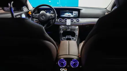 벤츠레트로핏 W213 E300 송풍구엠비언트 시공하면서 부메스터 전동트위터와 미드레인지 커버까지 화려하게 바꿔드렸습니다. - 대구 카인사이드