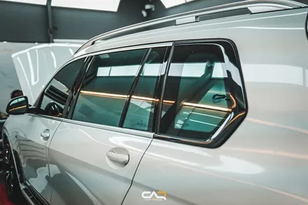 패밀리카의 최강자 BMW X7 40i 솔라가드 퀀텀 썬팅 신차패키지와 크롬 죽이기로 무더위 탈출한 후기 !  - 대구 카인사이드