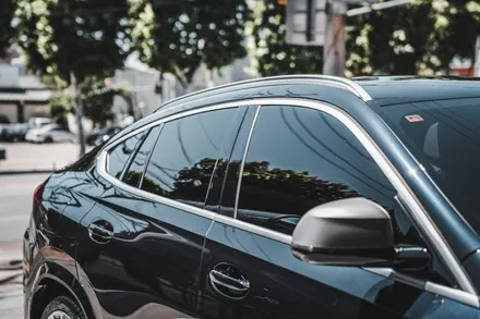 하버캠프 세라믹 본드 썬팅 재시공으로 더욱 뛰어난 시인성을 확보한 BMW X6 M50i - 수성구 카인사이드