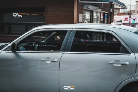 크라이슬러 300C SRT8 틴팅 재시공으로 외관 분위기 전환하기 ! - 대구 카인사이드