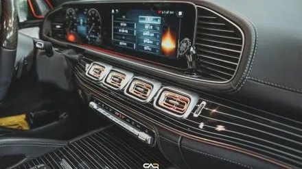 벤츠 GLS 피아노라커트림과, 송풍구엠비언트 작업 초음파융착 방식으로 순정과 같은 공정으로 교체했습니다! -  대구 카인사이드