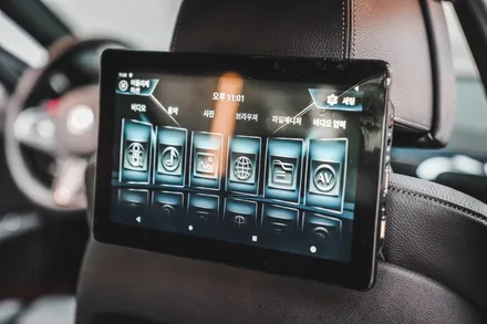 BMW 5시리즈 530e 프론트 립, 실내 2열 (후석) 안드로이드 모니터 시공으로 생활 편의 튜닝 - 대구 수성구 카인사이드