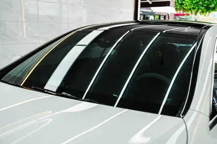 벤츠 E300 쿠페 요트블루 베이지에 어울리는 반사필름 솔라가드 퀀텀 필름 썬팅 신차패키지 시공 ! - 들안길 CAR INSIDE