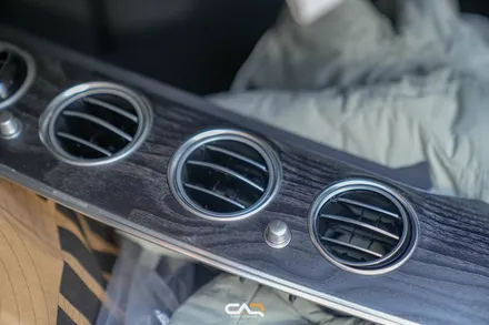 벤츠 E300 (W213) 4D부메스터 전동트위터 및 엠비언트 송풍구로 위트있는 실내 만들기 ! - 대구 카인사이드