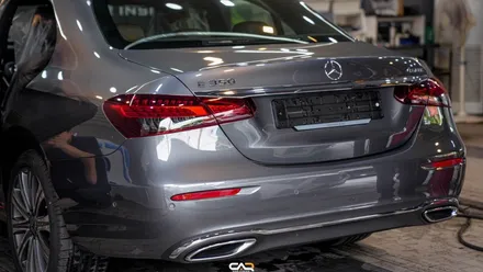 벤츠 E350 (W213) 하버캠프 퓨어본드 신차패키지로 깔끔한 블랙 윈도우의 비반사썬팅 만들어 드렸습니다 ! - 대구 카인사이드