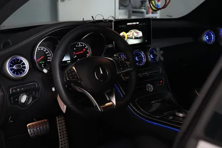 벤츠 C63 AMG 쿠페 (w205) C클래스 송풍구 엠비언트 시공은 대구 레트로핏 시공 전문점 카인사이드에서 !