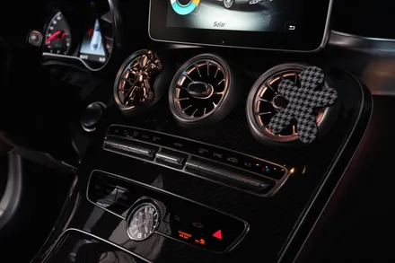 벤츠 C63 AMG 쿠페 (w205) C클래스 송풍구 엠비언트 시공은 대구 레트로핏 시공 전문점 카인사이드에서 !