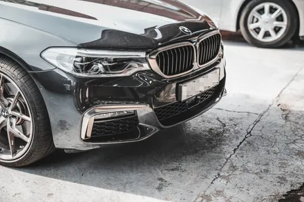 BMW 5시리즈 530e 프론트 립, 실내 2열 (후석) 안드로이드 모니터 시공으로 생활 편의 튜닝 - 대구 수성구 카인사이드
