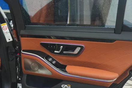벤츠 S500 (W223) 4D 부메스터 및 액티브 엠비언트 라이트 시공으로 밤운전을 즐겁게 ! - 대구 카인사이드