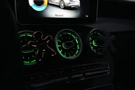 벤츠 C63 AMG 쿠페 (w205) C클래스 송풍구 엠비언트 시공은 대구 레트로핏 시공 전문점 카인사이드에서 !
