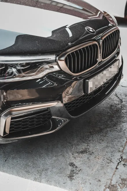 BMW 5시리즈 530e 프론트 립, 실내 2열 (후석) 안드로이드 모니터 시공으로 생활 편의 튜닝 - 대구 수성구 카인사이드