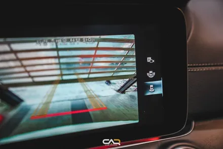 벤츠 CLS 300d 어라운드뷰 레트로핏으로 골목길 주행과 좁은 곳 주차도 자신있게 ! - 대구 카인사이드
