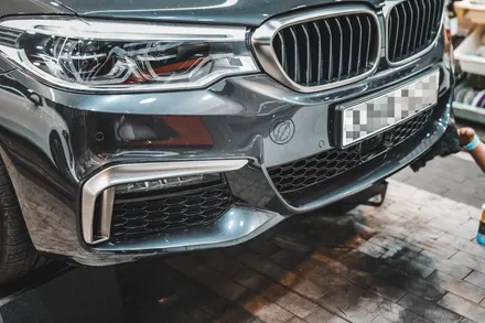 BMW 5시리즈 530e 프론트 립, 실내 2열 (후석) 안드로이드 모니터 시공으로 생활 편의 튜닝 - 대구 수성구 카인사이드
