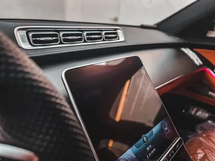 벤츠 W223 S클래스 S400d 4d 부메스터 전동 트위터, 액티브 엠비언트 순정 연동 레트로핏 시공 - 대구 수성구 카인사이드