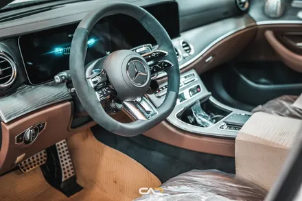 벤츠 E53 AMG에 글라스틴트 레이니블루의 색감으로 세련된 외관 포인트 효과 주기 ! - 대구 CAR INSIDE