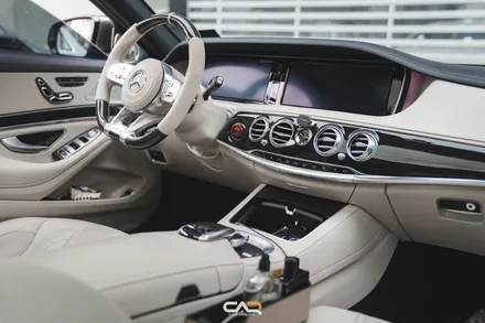 송풍구 엠비언트 라이트 튜닝으로 신형 벤츠의 실내처럼 바뀌게 된 W222 S63AMG ! - 대구 카인사이드