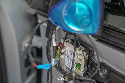 벤츠 E300 (W213) 4D부메스터 전동트위터 및 엠비언트 송풍구로 위트있는 실내 만들기 ! - 대구 카인사이드