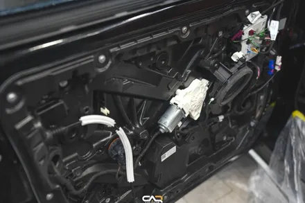 벤츠 S500 (W223) 4D 부메스터 및 액티브 엠비언트 라이트 시공으로 밤운전을 즐겁게 ! - 대구 카인사이드