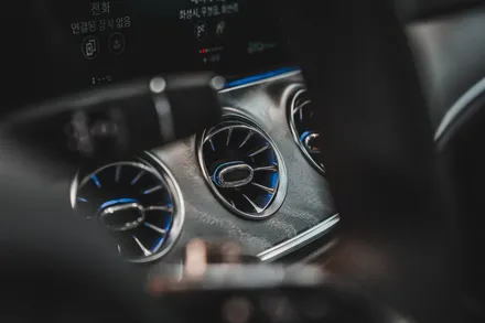 벤츠 E450 쿠페 풀 신차패키지 ! 솔라가드 썬팅부터 유리막코팅, GT 세로 그릴까지 한번에 ! - 대구 카인사이드