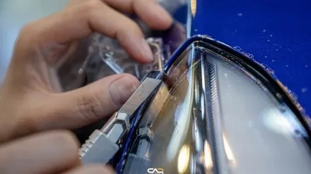 테슬라 모델Y RWD 솔라가드프리미엄 보그 신차패키지와 화이트 실내에 화이트 카본 요크핸들 시공 !  - 대구 카인사이드