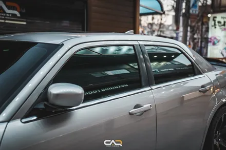 크라이슬러 300C SRT8 틴팅 재시공으로 외관 분위기 전환하기 ! - 대구 카인사이드