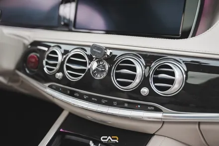 송풍구 엠비언트 라이트 튜닝으로 신형 벤츠의 실내처럼 바뀌게 된 W222 S63AMG ! - 대구 카인사이드