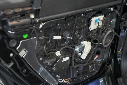 벤츠 S500 (W223) 4D부메스터 전동트위터 및 액티브 엠비언트로 화려한 실내 완성하기 ! - 대구 카인사이드
