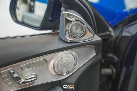 벤츠 C220d (W205) 4D부메스터 전동트위터 및 엠비언트 파츠시공으로 우아한 실내만들기 ! - 대구 카인사이드