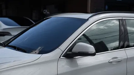 솔라가드 프리미엄 퀀텀으로 여름철 열차단으로 시원하게 썬팅 재시공된 BMW X1 - 대구 카인사이드