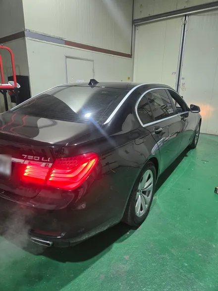 BMW 7시리즈 천장떨어짐 복원,실내커스텀 핸들 브라운+천장 스웨이드블랙 작업 고양일산 자동차튜닝 BK게러지 / 일산동구 성석동