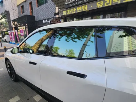 BMW IX 전기차 솔라가드노블레스썬팅(틴팅)시공 솔라가드노블레스 새턴