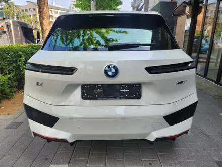 BMW IX 전기차 솔라가드노블레스썬팅(틴팅)시공 솔라가드노블레스 새턴