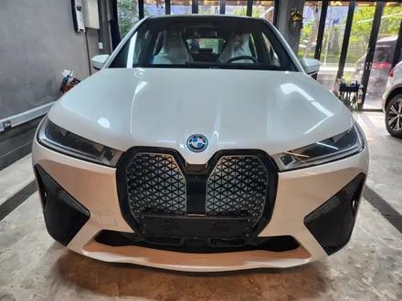 BMW IX 전기차 솔라가드노블레스썬팅(틴팅)시공 솔라가드노블레스 새턴