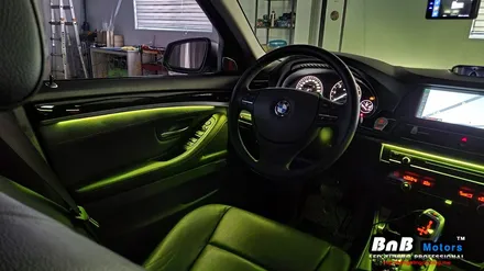 BMW 520d 비노출 히든 엠비언트 무드등 튜닝! 밋밋했던 실내 분위기를 확실하게 바꿔줄 최고의 튜닝 아이템! 눈부심없이 깔끔한 무드등 튜닝! 경남 거제 창원 부산 비앤비모터스 / 거제 연초면