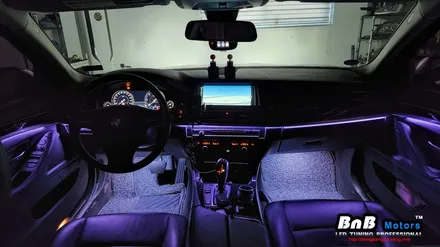 BMW 520d 엠비언트 무드등 튜닝! 순정처럼 깔끔한 비노출 히든 엠비언트로 차량의 분위기를 업그레이드 해보자! 경남 거제 창원 부산 비앤비모터스 / 거제 연초면