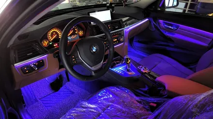 BMW 320d (F30) 실내 비노출 히든 엠비언트 무드등 튜닝! 야간 드라이빙이 즐거워지는 필수 튜닝 아이템! 거제 창원 부산 엠비언트 튜닝 / 거제 연초면