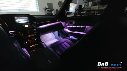 벤츠 E220 완벽한 실내를 위한 엠비언트 업그레이드! 풀컬러 스마트 엠비언트 튜닝! / 거제 연초면