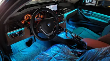 BMW 320d (F30) 실내 비노출 히든 엠비언트 무드등 튜닝! 야간 드라이빙이 즐거워지는 필수 튜닝 아이템! 거제 창원 부산 엠비언트 튜닝 / 거제 연초면