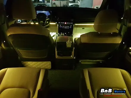 신형 카니발 KA4 비노출 매립형 엠비언트 튜닝! 순정처럼 깔끔한 마감의 비노출 엠비언트로 드라이빙에 감성을 더하다! 경남 부산 창원 김해 무드등 튜닝! / 거제 연초면