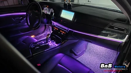 BMW 520d 실내 비노출 히든 간접조명 엠비언트 라이트 튜닝! 깔끔한 마감과 눈부심없는 무드램프 튜닝으로 실내분위기 업그레이드! 거제 부산 창원 비앤비모터스! / 거제 연초면