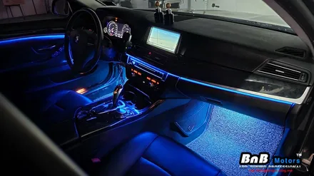 BMW 520d 엠비언트 무드등 튜닝! 순정처럼 깔끔한 비노출 히든 엠비언트로 차량의 분위기를 업그레이드 해보자! 경남 거제 창원 부산 비앤비모터스 / 거제 연초면