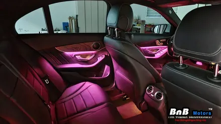 벤츠 C220d C클래스 실내 엠비언트 라이트 튜닝! 밝고 선명한 풀컬러 엠비언트로 실내 인터리어의 정점을 찍다! 거제 부산 창원 비앤비모터스! / 거제 연초면