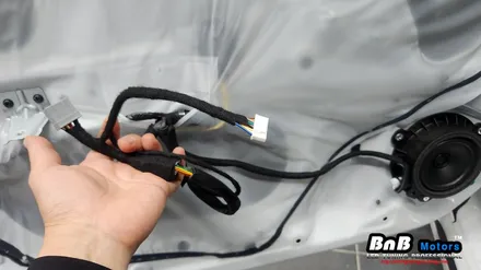 올뉴 모닝 사이드미러 오토 락폴딩 시공! 차량 잠금시 자동으로 사이드미러를 접어주는 편리한 기능! 거제 통영 락폴딩! / 거제 연초면