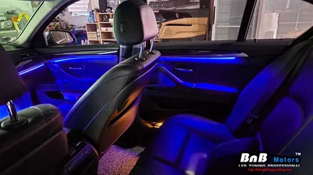 BMW 520d 실내 비노출 히든 간접조명 엠비언트 라이트 튜닝! 깔끔한 마감과 눈부심없는 무드램프 튜닝으로 실내분위기 업그레이드! 거제 부산 창원 비앤비모터스! / 거제 연초면
