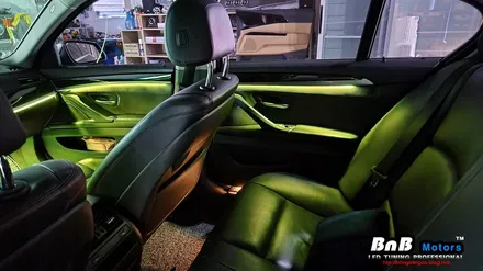 BMW 520d 엠비언트 무드등 튜닝! 순정처럼 깔끔한 비노출 히든 엠비언트로 차량의 분위기를 업그레이드 해보자! 경남 거제 창원 부산 비앤비모터스 / 거제 연초면