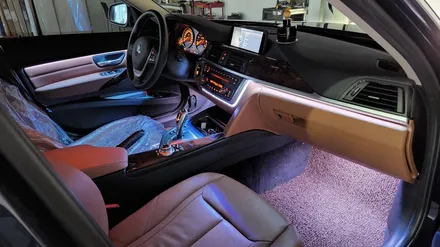 BMW 320d (F30) 실내 비노출 히든 엠비언트 무드등 튜닝! 야간 드라이빙이 즐거워지는 필수 튜닝 아이템! 거제 창원 부산 엠비언트 튜닝 / 거제 연초면