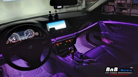 BMW 520d 엠비언트 무드등 튜닝! 순정처럼 깔끔한 비노출 히든 엠비언트로 차량의 분위기를 업그레이드 해보자! 경남 거제 창원 부산 비앤비모터스 / 거제 연초면